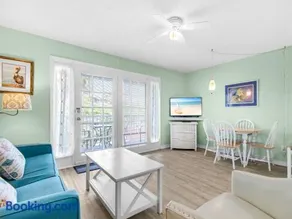 Summer Breeze Condominium 304 von Newman-Dailey - Image 1