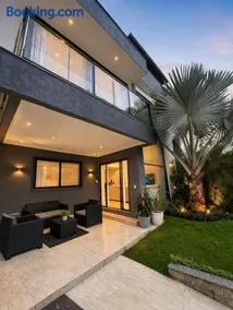 Casa de LUXO COM PISCINA RIO DE JANEIRO - Image 1