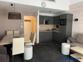 Appartement duplex avec accès piscine, animaux acceptés, 8 pers. à Gourette - Image 2