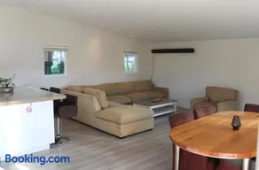 Bungalow between Amsterdam and Haarlem with sauna - Image 2