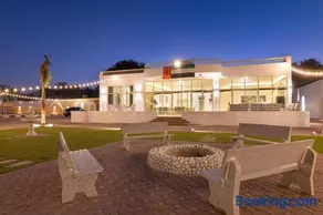 Best chalet 4 BHK for group gatherings with beach access and private pool - Image 3