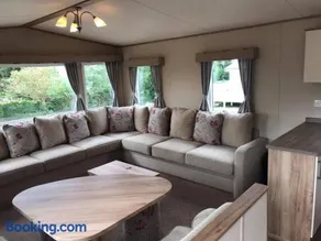 Luxury Holiday Caravan Home - Image 4