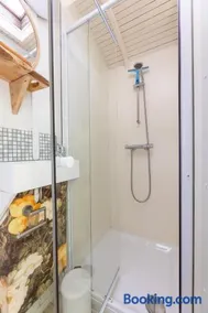 Tiny House - Image 2