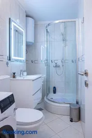 Laplace Apartment - Image 2