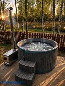 Domek Na Wyłączność Z Prywatnym Ogrodzeniem w Cenie Sauna i Jacuzzi Rowery Grill Pyszne Śniadania Blisko Suntago Stan Spokoju Tu i Teraz Wdech i Wydech - Image 1
