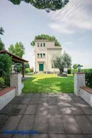 Villa Castelli Romani con Piscina & Giardino Privato, 8 Ospiti - Image 2