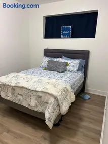Stylish 2BR Near Hyde Park, UChicago & Lake - Image 4