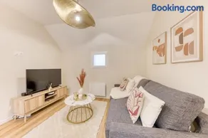 la suite indigo 4 personnes 3 lits bureau fibre proche gare de compiegne - Image 4