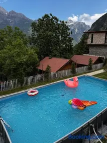 Thethi Paradise Hotel & Restaurant - Image 2