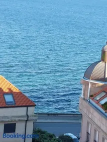 Apartamento con vistas al mar y playa enfrente - Image 2