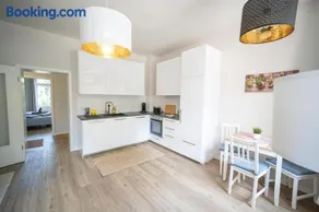 FullHouse - Zwickau - L96 - SmartTV - Nespresso - 2 Queensize Beds - Image 4