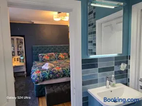 Great Central self-contained flat - Image 1