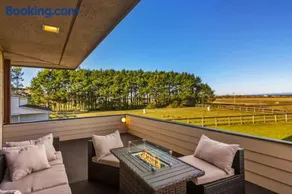 Spacious Gracious & Luxurious Retreat - Image 2