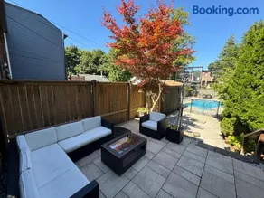 Leaside Rental with Great Backyard & Pool - Image 3