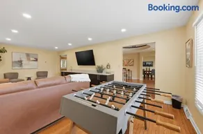 Spacious Pepper Pike Home - Near CLE Clinc & CWRU - Image 2