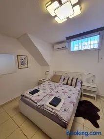 Cozy rooms in terraced house - Image 3