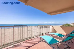 Maison Espadon Beachfront Villa Sand at Your Doorstep - Image 1