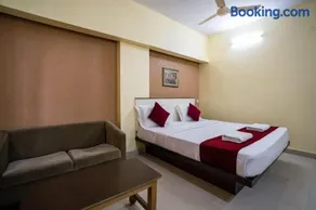 Hotel Vyshak Inn - Image 1