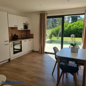 Rez de villa avec piscine privée, wifi, jardin clôturé - Image 3