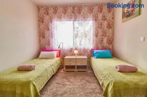 Cozy 3-BD Villa Natalia, Walk to Beach - Image 4