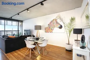 StayCentral - NGV Arts Centre Retreat Southbank - Image 2
