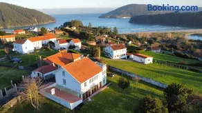 Beachfront Surf & Holiday House, Charming & Quiet - Image 3