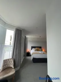 Brynhyfryd Guest House - Image 2