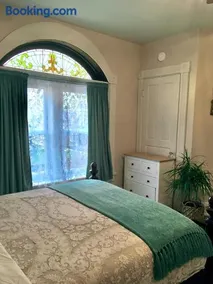 Historic Upstairs Apartment - Image 2