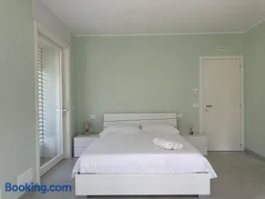 white B&B - Image 2