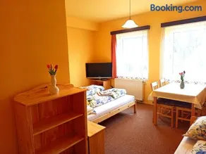 P&P Jičín Apartments - soukromé 2-3 lůžkové pokoje s vlastní kuchyní a koupelnou - Image 1