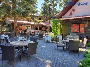 Laughing Horse Lodge - Image 1