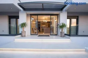 Arente Apartments - Image 2