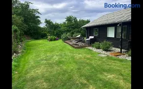 Dejlig sommerhus 150m fra privat strand - Image 2