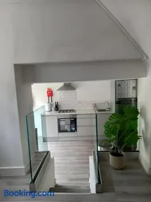 NO 27 Apartment - Image 4