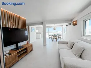 Beachfront Penthouse - Image 3