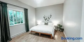 Sooke BnB Otter Point Getaway - Relax & Recharge in Nature, Private 7min to Sooke - Image 2