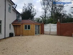The New Forest Manor Apartment - Image 2
