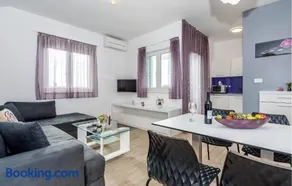 Nice Apartment In Rogoznica With Sauna - Image 4