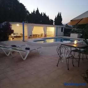 MORITZ Guest House, piscina y cerca del mar - Image 4