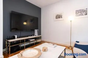 Eggie's Nest - Luxury City Apartment - Image 1