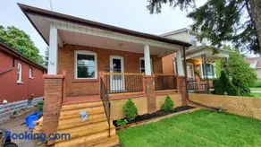 House - Bungalow - Image 2