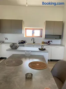olive bay retreat - Image 3
