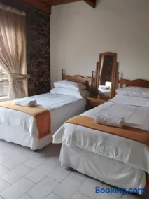 Hamba Kancane Ma-Africa Guest House - Image 5