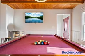 Gilford Getaway - Pool & Hot Tub - Lakes Region - Image 1