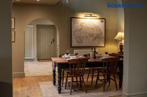 Lark Rise - Image 4
