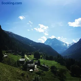Chalet Le Trient - Image 1