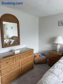 Close To Beach! 3 Bedroom 2 Bath - Image 4