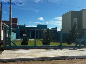 Casa com piscina e próxima ao mar em Imbe - Image 2
