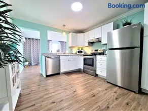 Marsh House, HOT TUB, Waterfront, KING bed, Close to Lejeune, - Image 3