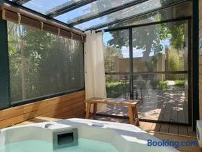 Le mazet des amants, cabane en bois avec jacuzzi privatif - Image 3